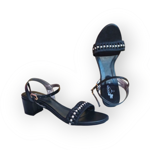BLACK SANDAL PEARL