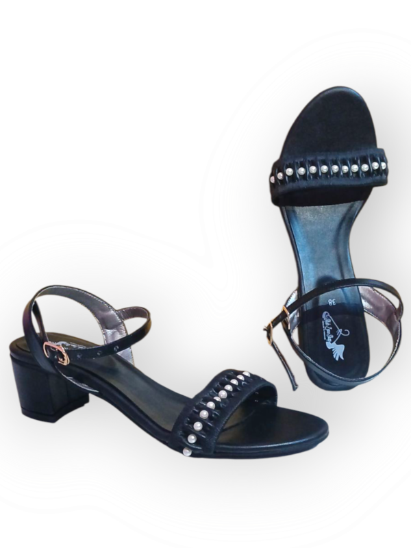 BLACK SANDAL PEARL