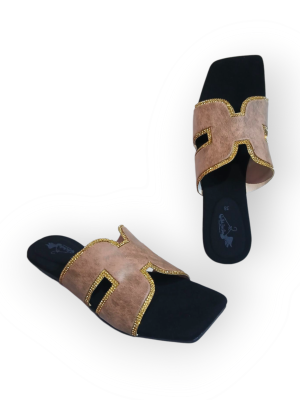 GOLDEN BLACK VELVET CHAPPAL