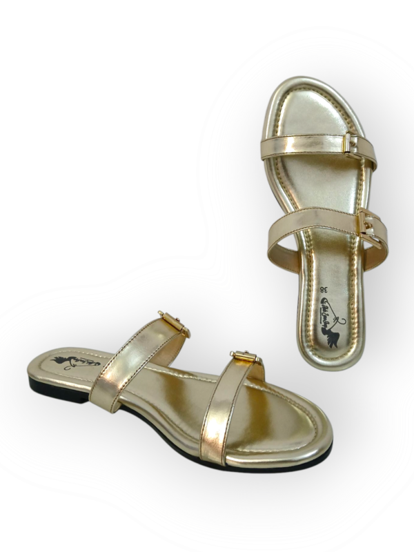 GOLDEN BUCKLE FLAT CHAPPAL